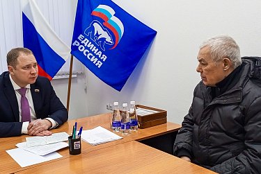 Парламентарий решает вопросы горожан